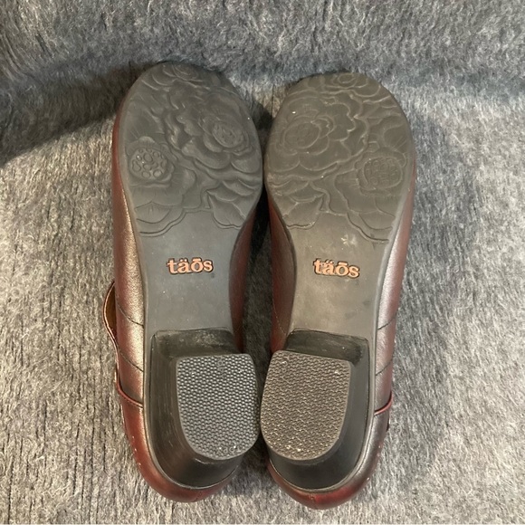 TAOS Sz 9 Velcro Closure Heeled Leather Mary Jane Comfort Shoes - Picture 8 of 11